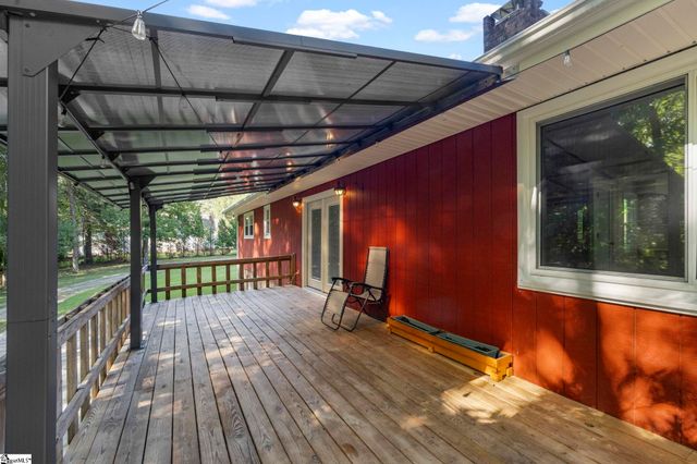 195 Pine Trace, Campobello, SC 29322