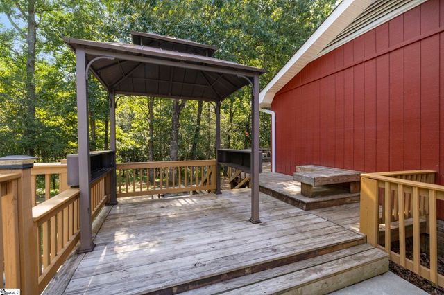 195 Pine Trace, Campobello, SC 29322
