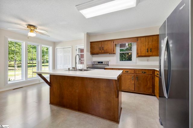 195 Pine Trace, Campobello, SC 29322