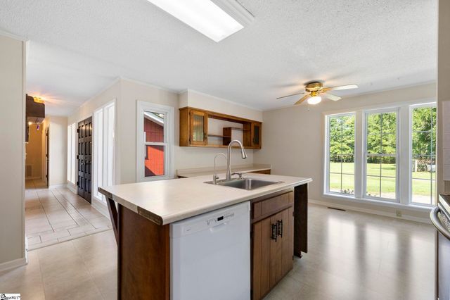 195 Pine Trace, Campobello, SC 29322