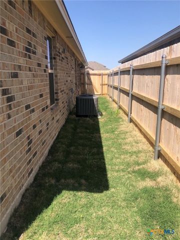 6004 Harriet Tubman Avenue A, Killeen, TX 76543