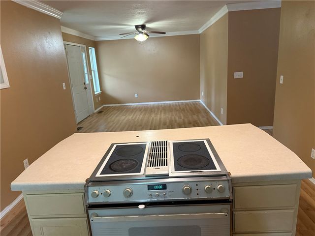 811 A E Fick, Harrison, AR 72601