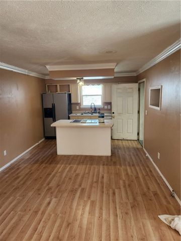 811 A E Fick, Harrison, AR 72601