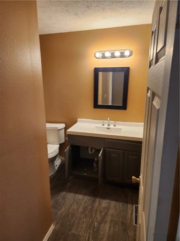 811 A E Fick, Harrison, AR 72601