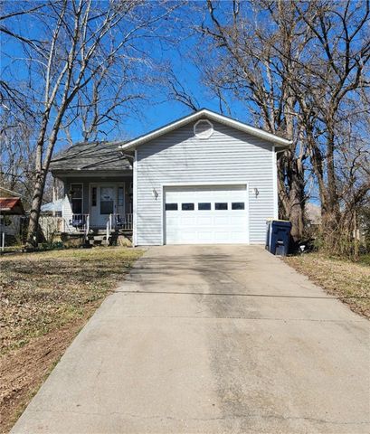 811 A E Fick, Harrison, AR 72601