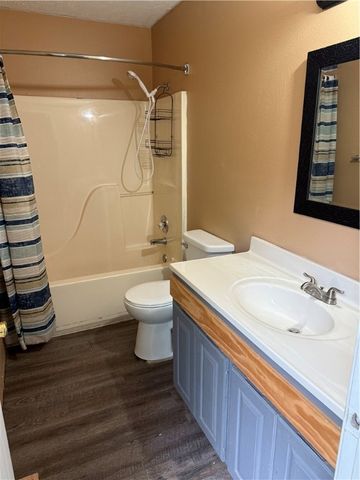 811 A E Fick, Harrison, AR 72601