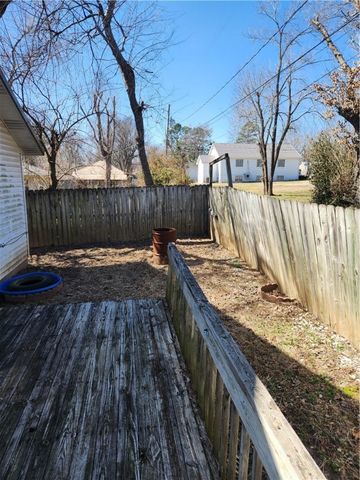 811 A E Fick, Harrison, AR 72601
