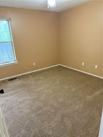 811 A E Fick, Harrison, AR 72601