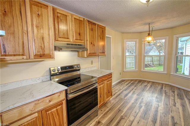 892 Belvoir CIR, Newport News, VA 23602