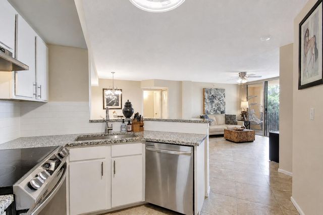 1000 Scotia Drive 204, Hypoluxo, FL 33462