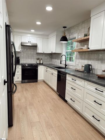 2 Saint Andrews Court, Greenville, SC 29607