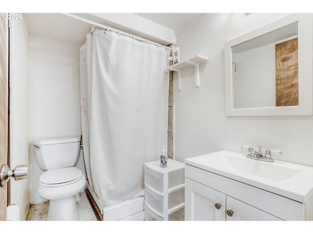 2020 Ne 102ND Ave, Portland, OR 97220