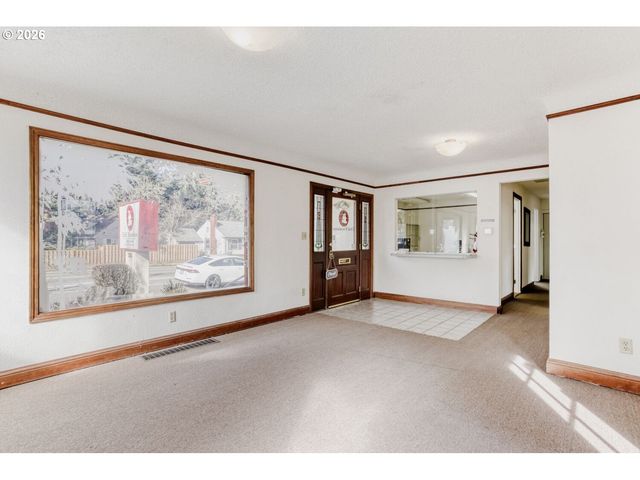 2020 Ne 102ND Ave, Portland, OR 97220