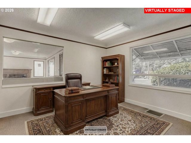 2020 Ne 102ND Ave, Portland, OR 97220