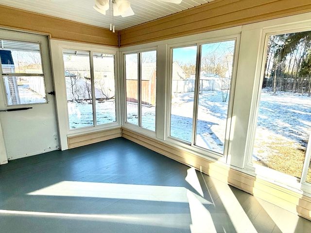 424 Chapin St, Ludlow, MA 01056