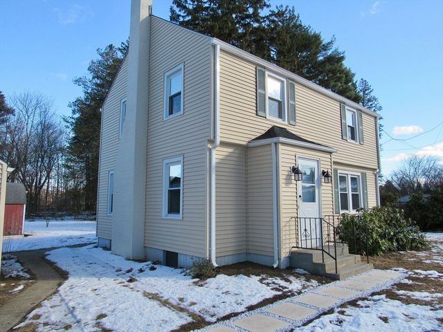 424 Chapin St, Ludlow, MA 01056