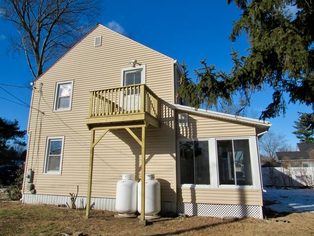 424 Chapin St, Ludlow, MA 01056