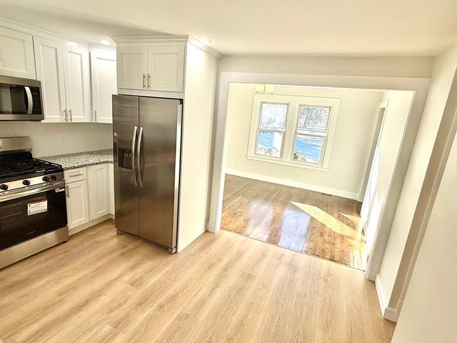 424 Chapin St, Ludlow, MA 01056
