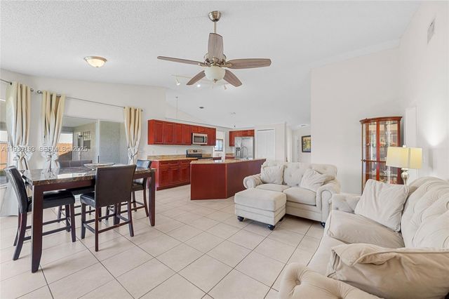 791 SW Hillsboro Cir, Port St. Lucie, FL 34953