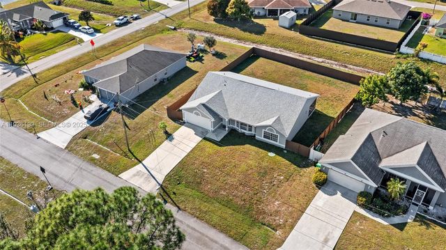 791 SW Hillsboro Cir, Port St. Lucie, FL 34953