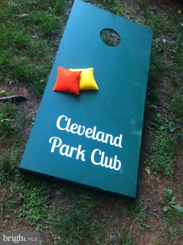 2907 NEWARK ST NW, Washington, DC 20008