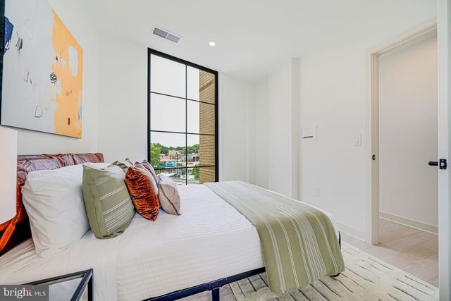 2907 NEWARK ST NW, Washington, DC 20008