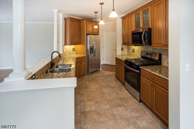 133 Ridgeview Ln 133, Mount Arlington Boro, NJ 07856