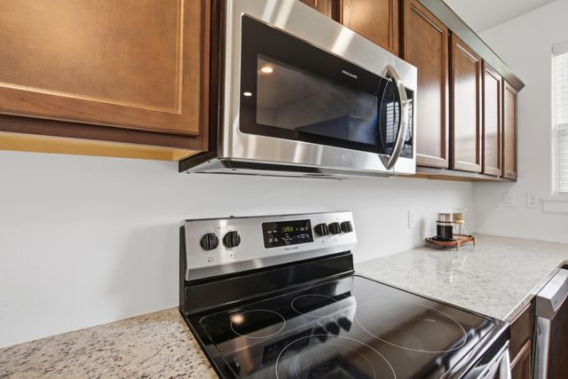 589 Blueway Avenue, Summerville, SC 29486