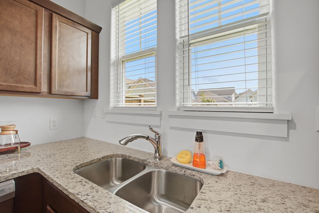 589 Blueway Avenue, Summerville, SC 29486