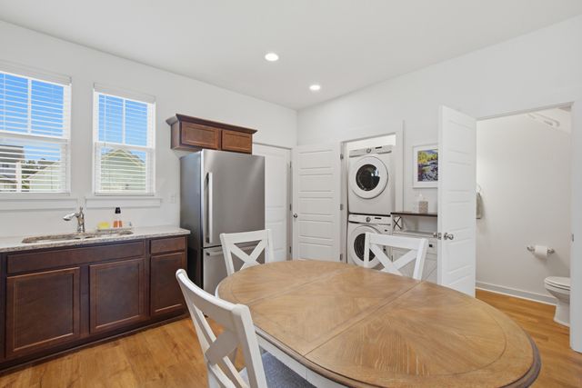 589 Blueway Avenue, Summerville, SC 29486
