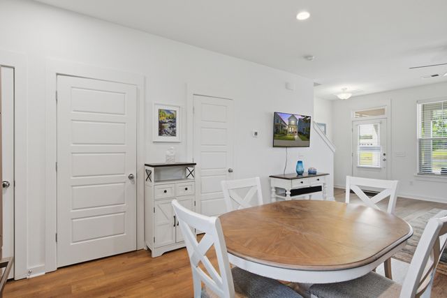 589 Blueway Avenue, Summerville, SC 29486