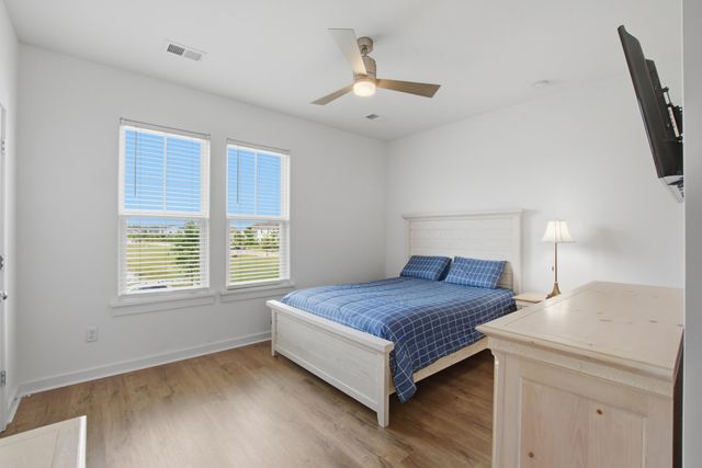 589 Blueway Avenue, Summerville, SC 29486