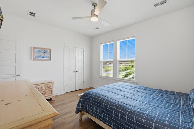 589 Blueway Avenue, Summerville, SC 29486