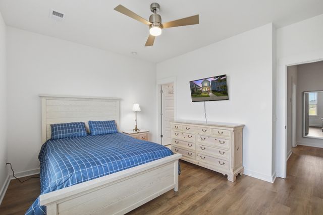 589 Blueway Avenue, Summerville, SC 29486