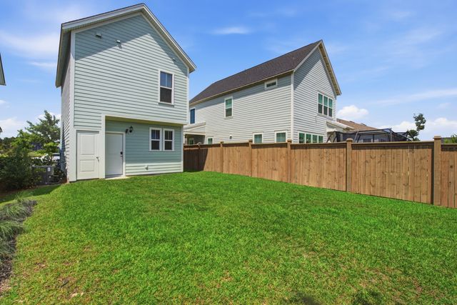 589 Blueway Avenue, Summerville, SC 29486