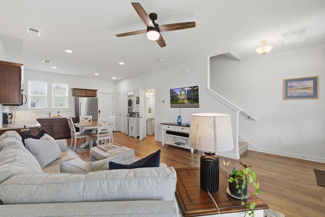 589 Blueway Avenue, Summerville, SC 29486