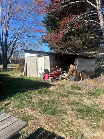 3603 NC 90 Highway E, Taylorsville, NC 28681