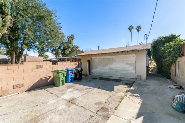 24201 Vanowen, West Hills, CA 91307
