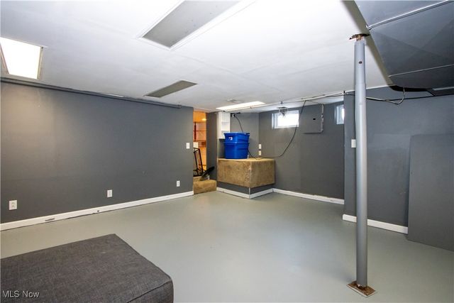 150 Ohio Avenue, Wadsworth, OH 44281