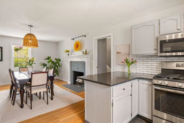 95 Willowbrook Avenue, Stratham, NH 03885