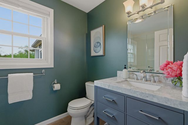 95 Willowbrook Avenue, Stratham, NH 03885