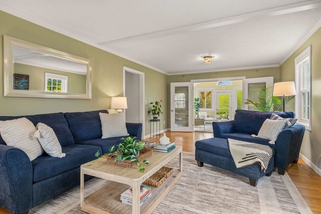 95 Willowbrook Avenue, Stratham, NH 03885