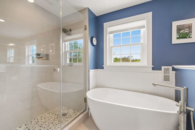 95 Willowbrook Avenue, Stratham, NH 03885