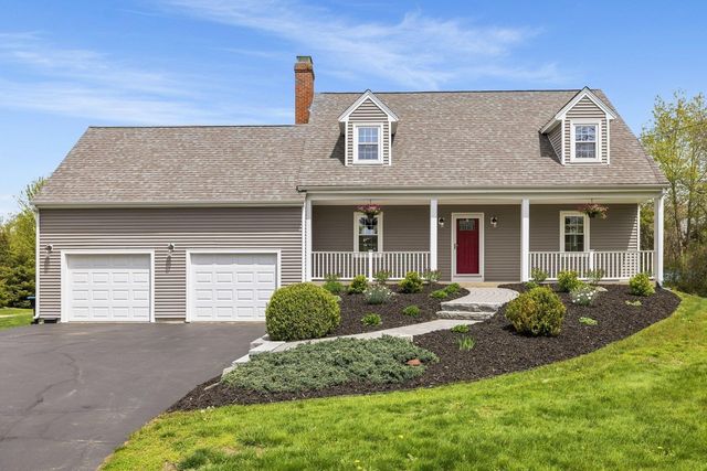 95 Willowbrook Avenue, Stratham, NH 03885