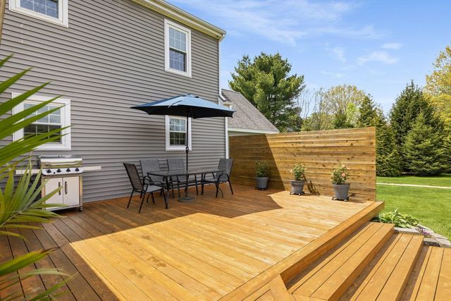 95 Willowbrook Avenue, Stratham, NH 03885