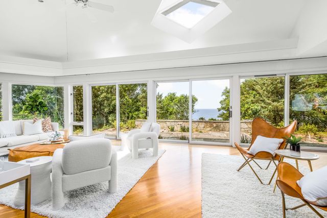 44 Carey Lane, Falmouth, MA 02540