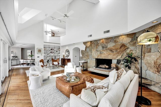44 Carey Lane, Falmouth, MA 02540