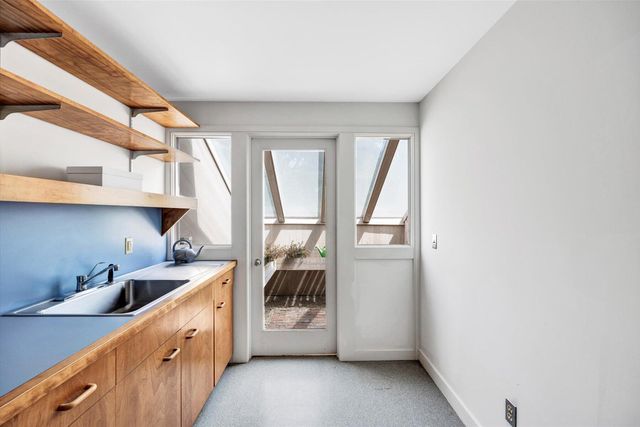 44 Carey Lane, Falmouth, MA 02540