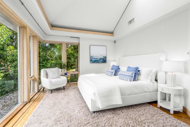 44 Carey Lane, Falmouth, MA 02540