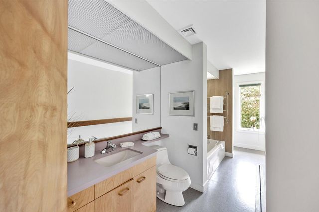 44 Carey Lane, Falmouth, MA 02540